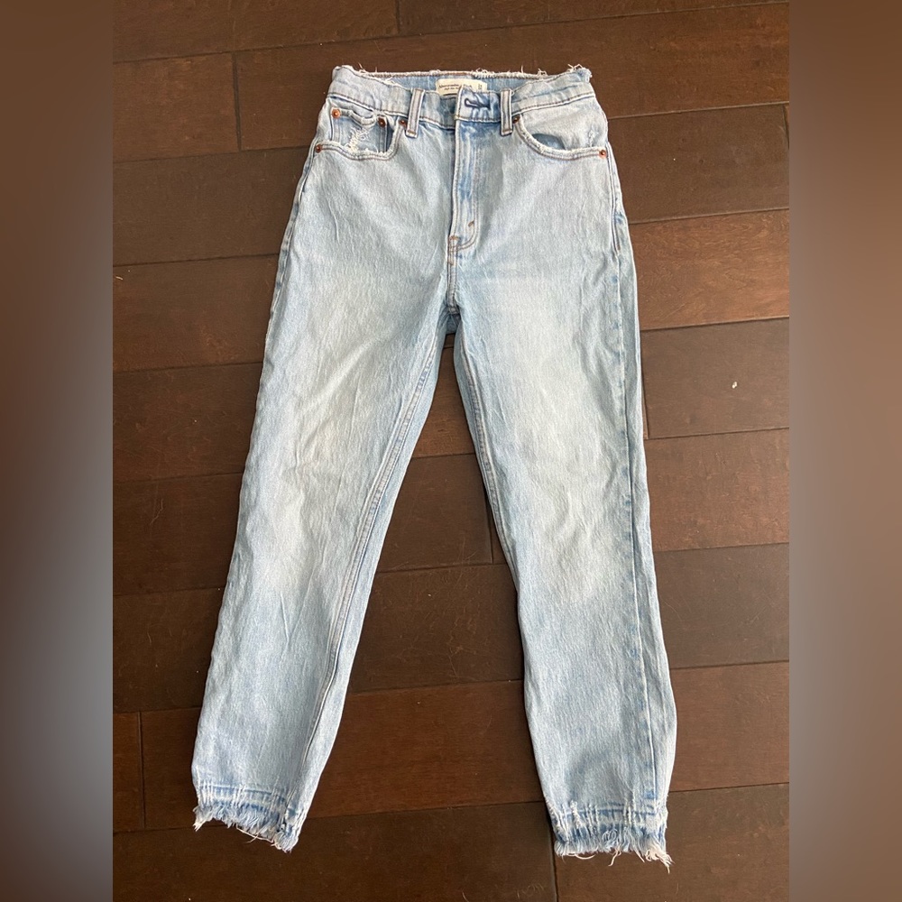 Abercrombie & Fitch high rise mom jeans